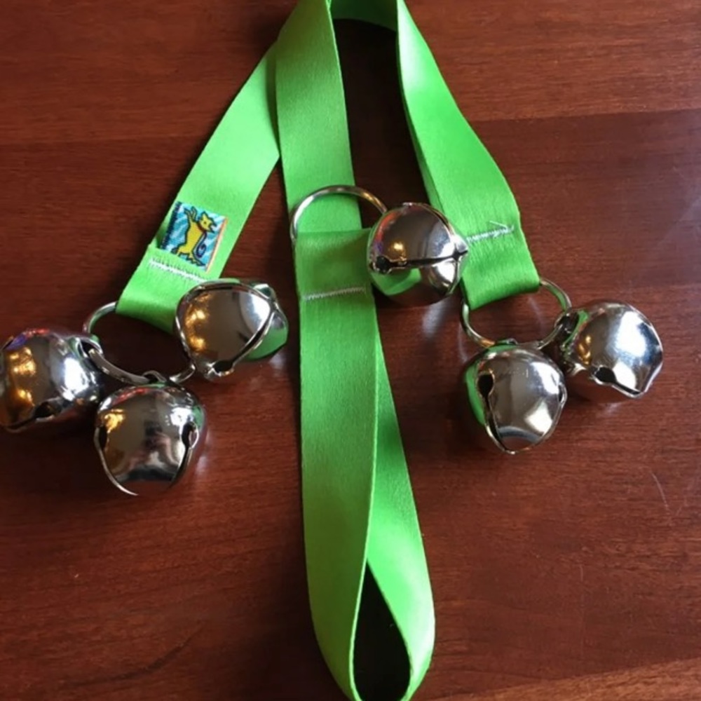 Green Ribbon Puppy Potty Training Bells